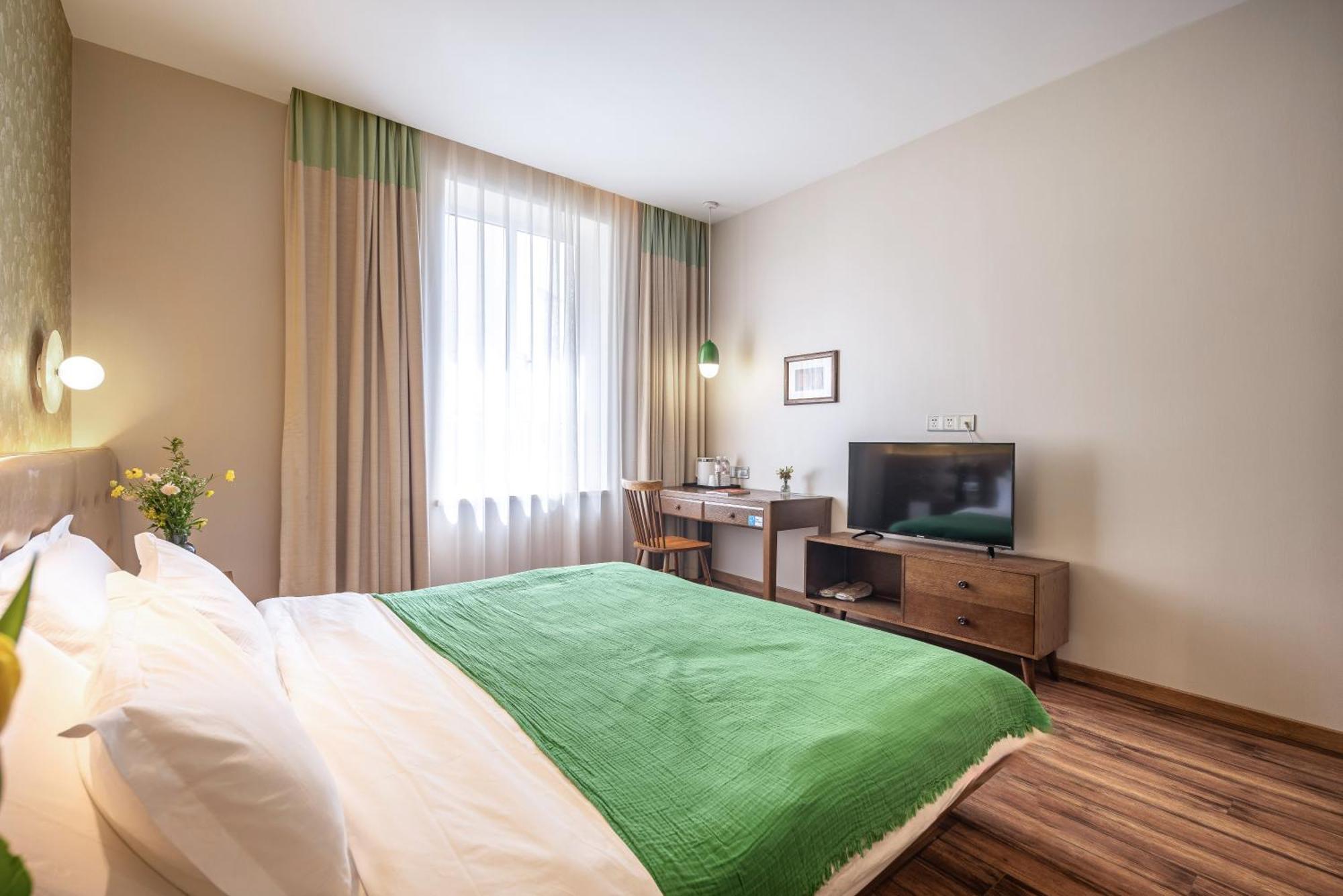 Kaiyue Hotel Zhongshan Road St Michael'S Cathedral And Zhanqiao Pier 青岛 外观 照片
